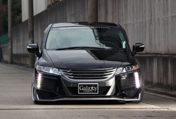 Fascia dibentuk lebih modern