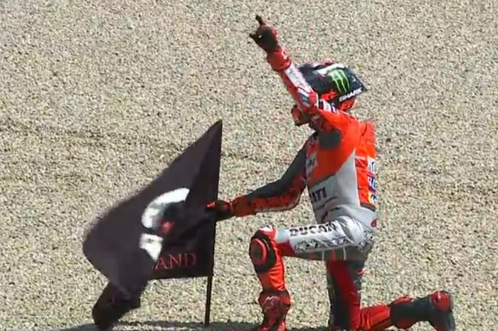Jorge Lorenzo buktikan di depan pendukung Valentino Rossi MotoGP Italia