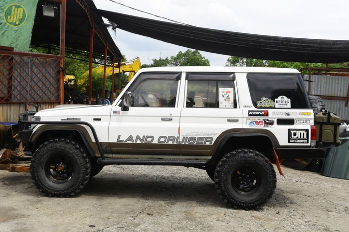 Toyota Land Cruser II modifikasi overland ala Malaysia