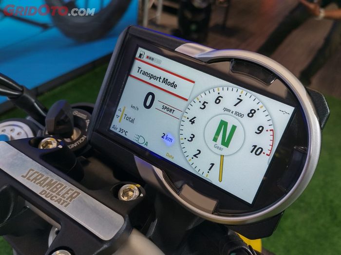 Ducati Scrambler terbaru menggunakan panel instrumen layar TFT 4,3 inci full color