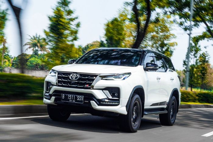 Toyota Fortuner GR Sport Ganti Ban Baru Cek Harganya Per April 2024