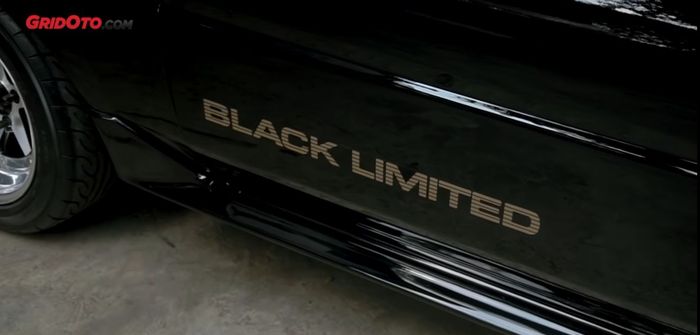 Sticker samping Black Limited 