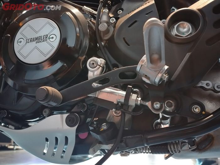 Ducati Scrambler tipe Full Throttle dibekali quick shifter sebagai standar