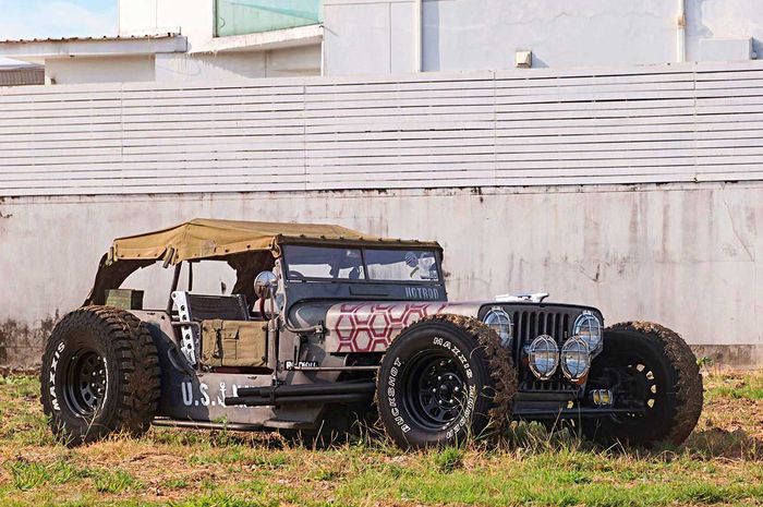 Jeep M38 dengan mesin Toyota 1UZ-FE V8