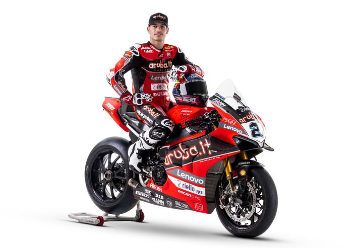 Jadi pembalap tim pabrikan Ducati di WorldSBK 2021, Michael Ruben Rinaldi minta para penggemar terus mendukungnya