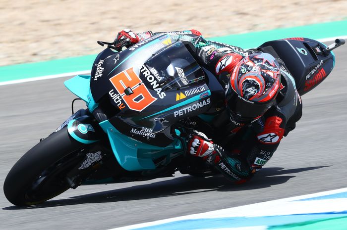 Fabio Quartararo jadi yang tercepat usai mencetak lap rekor baru di sirkuit Jerez, sementara performa Valentino Rossi membaik di FP3 MotoGP Spanyol