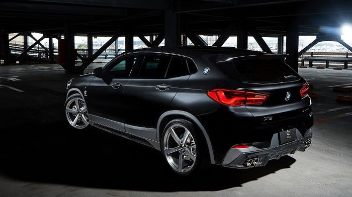Tampilan belakang BMW X2 dengan diffuser baru garapan 3D Design