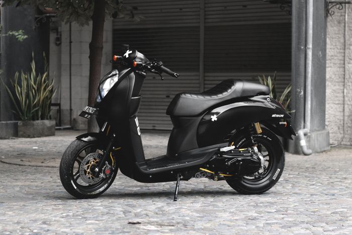 Modifikasi Honda Scoopy Karbu Berkelir Hitam Ini Tembus Rp 14 Jutaan