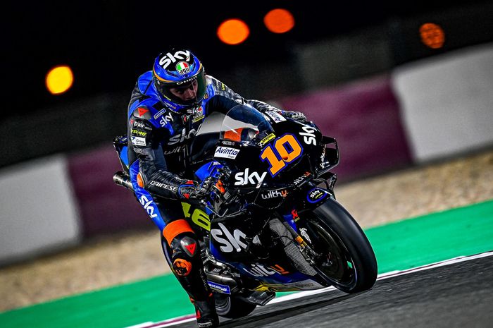 Valentino Rossi Lontarkan Pujian Usai Melihat Penampilan Luca Marini Di Tes Pramusim Motogp Qatar 2021 Gridoto Com