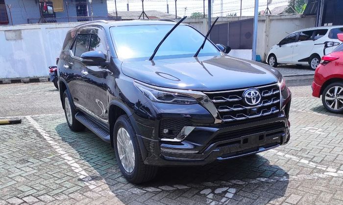 Toyota Fortuner GR Sport harus inden terlebih dahulu. 