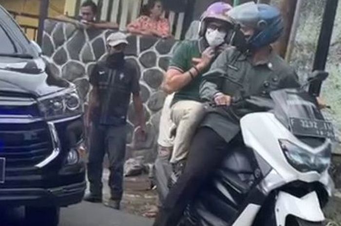 Terjebak macet di Puncak Bogor, Sandiaga Uno pilih bonceng Yamaha NMAX