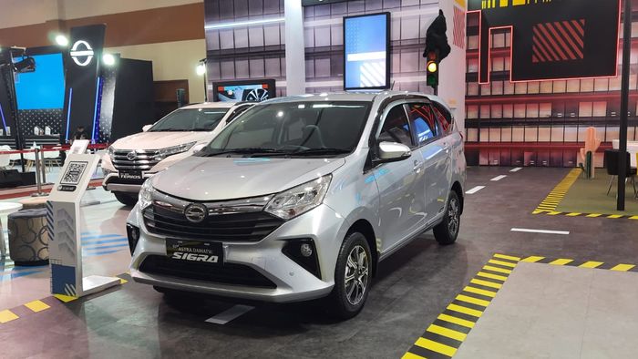 Daihatsu Sigra kena diskon di Jakarta Auto Week 2022