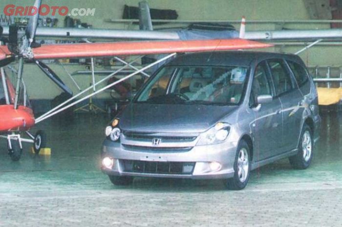 Honda Stream 2.0