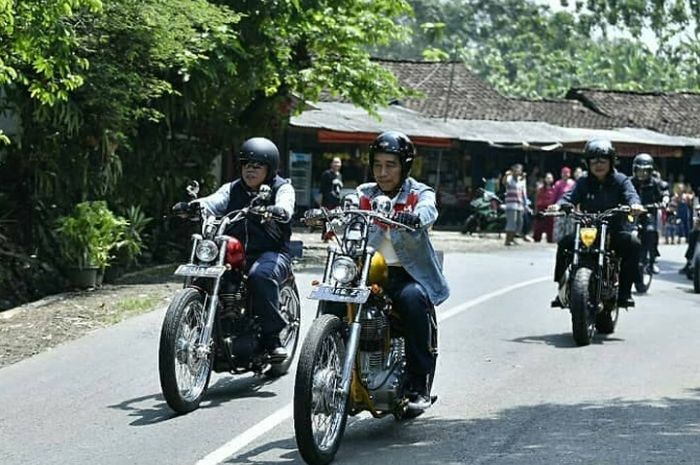 Presiden Jokowi saat turing di Sukabumi
