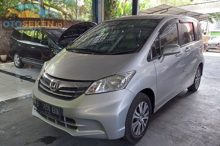 Kisaran harga dan spesifikasi Honda Freed tahun 2011 bekas