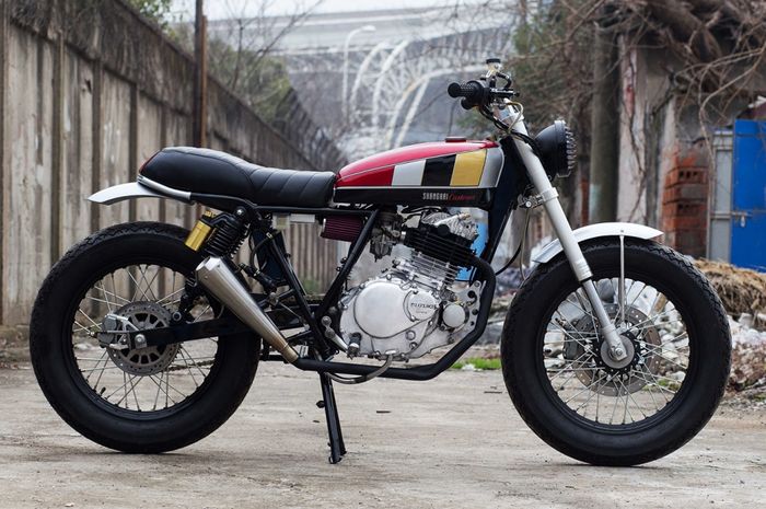 Suzuki GN250 custom street tracker dari Sanghai Custom