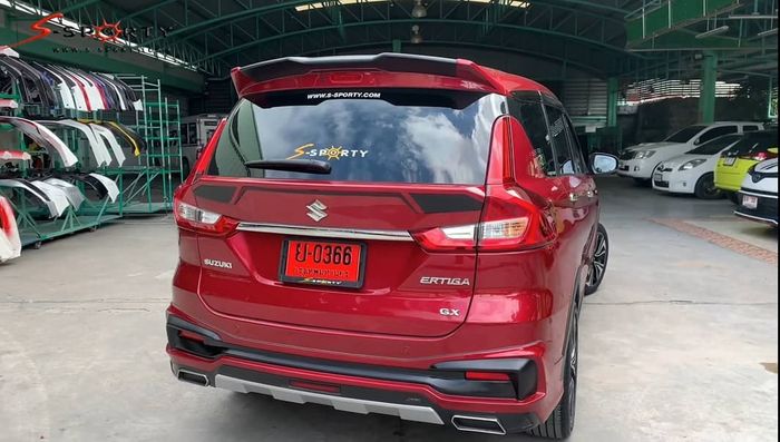 Tampilan belakang modifikasi Suzuki Ertiga pakai body kit Thailand