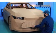 Pelajaran Prakarya Pasti Nilai 100, YouTuber Ini Niat Banget Bikin Replika Toyota Crown Pakai Bahan Kardus
