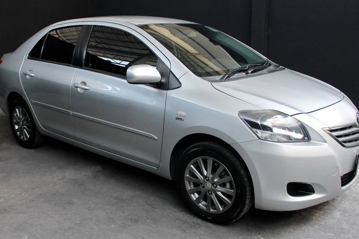 Spesifikasi dan kisaran harga Toyota Vios E 2009 seken.