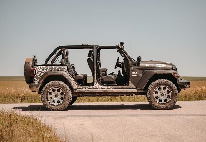 Modifikasi Jeep Wrangler Rubicon dengan proporsi kaki mantap buat off-road