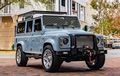 Land Rover Defender D110 Eye Catching, Wajah Klasik Berjantung Listrik