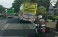 Detik-detik Bus Liar, Dikejar Polisi Makin Ugal-ugalan
