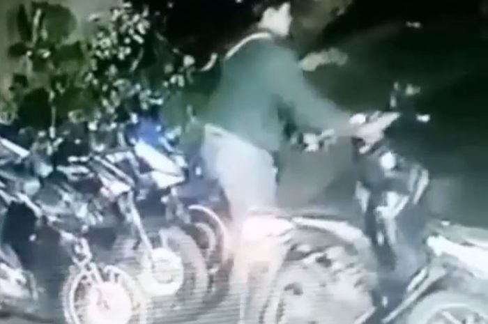 Ilustrasi maling motor