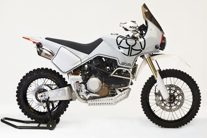 Ducati Scrambler Desert X versi Walt Siegl Motorcycles 