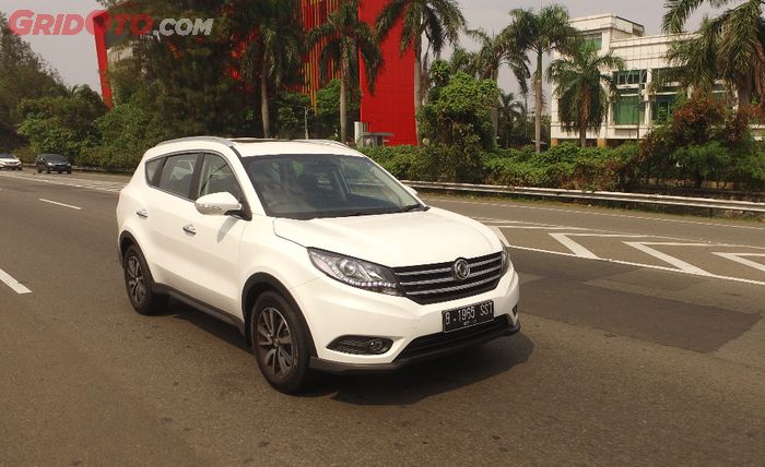 Versi bertransmisi otomatis butuh 12,6 detik untuk 0-100 km/jam