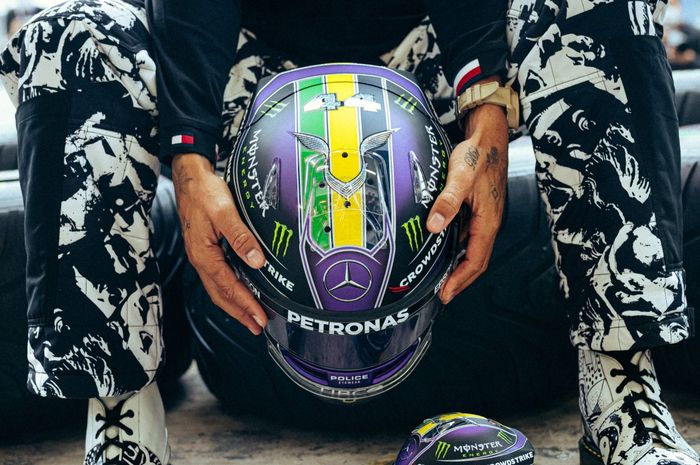 Lewis Hamilton memakai desain helm baru di F1 Brasil 2021 untuk menghormati Ayrton Senna