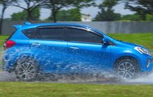 Awas, Aquaplaning Mengancam Saat Hujan Gini, Cara Mengatasinya