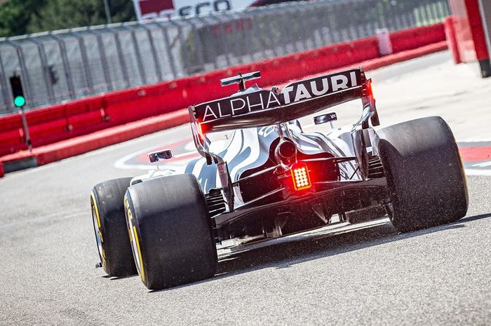 Pierre Gasly resmi membalap bersama tim AlphaTauri untuk F1 2021