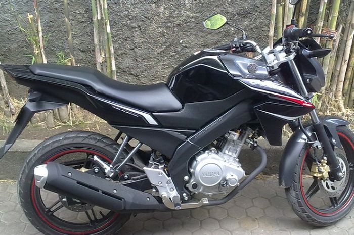 Ilustrasi Yamaha V-Ixion Lightning