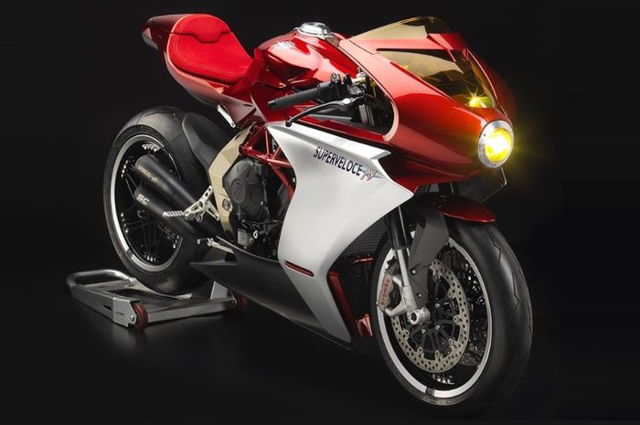 MV Agusta Superveoce 800