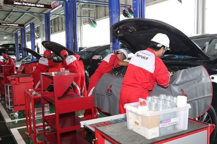 Mitsubishi hadirkan program September Service Ceria, guna permudah konsumen dalam perawatan kendaraan.
