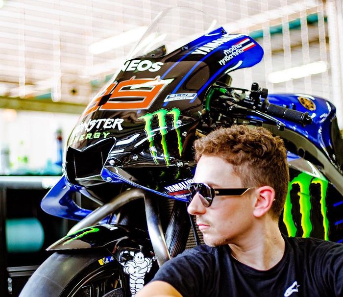 Penampakan Jorge Lorenzo bersama motor Yamaha M1 dengan nomor start 99 di sirkuit Sepang Malaysia menghadapi tes shakedown dan pramusim MotoGP 2020