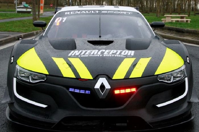 Mobil supercar digunakan polisi