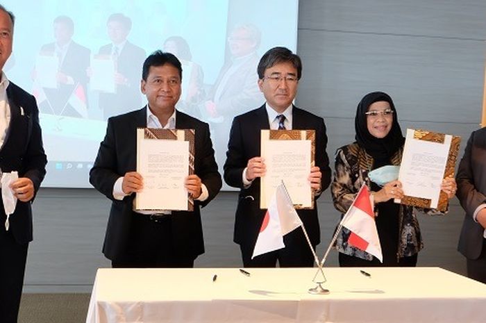  Dari sekitar 30.000 jenis komponen atau parts untuk mobil, sebesar 15% atau 4.500 jenis komponen berpeluang dipasok dari IKM