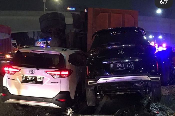 Kecelakaan di tol kuningan arah cawang