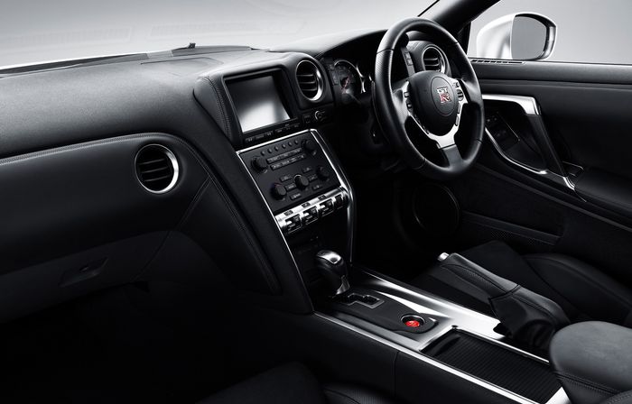 Interior Nissan GT-R 2008