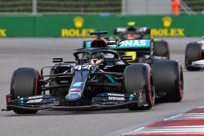 Lewis Hamilton ingin fokus kejar gelar juara dunia F1 2020, baru memikirkan kontrak baru