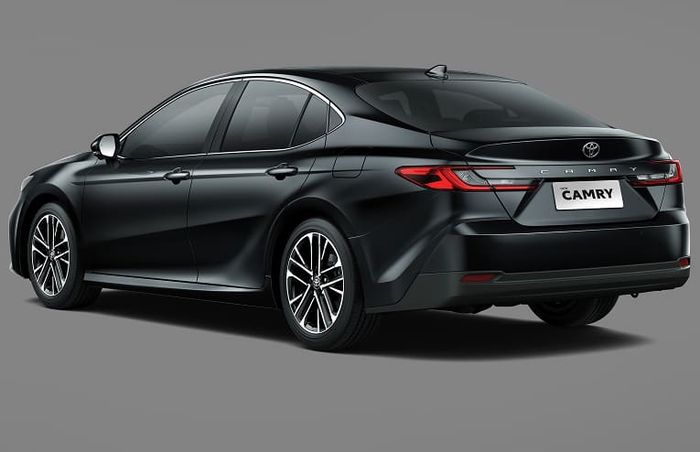 Bagian belakang New Camry 2.5 V AT