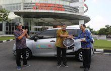 Tanggung Jawab Sosial Perusahaan, Toyota Donasikan Sienta Welcab untuk RSO Soeharso Surakarta