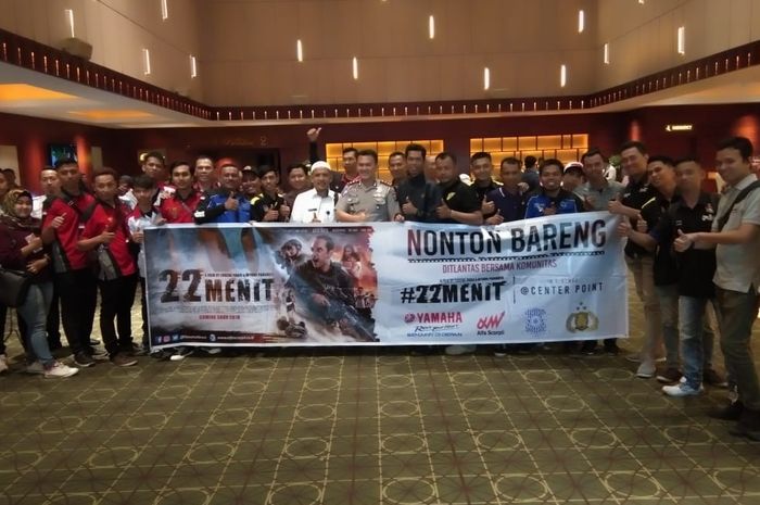 Bikers Kota Medan nonton bareng film 22 Menit