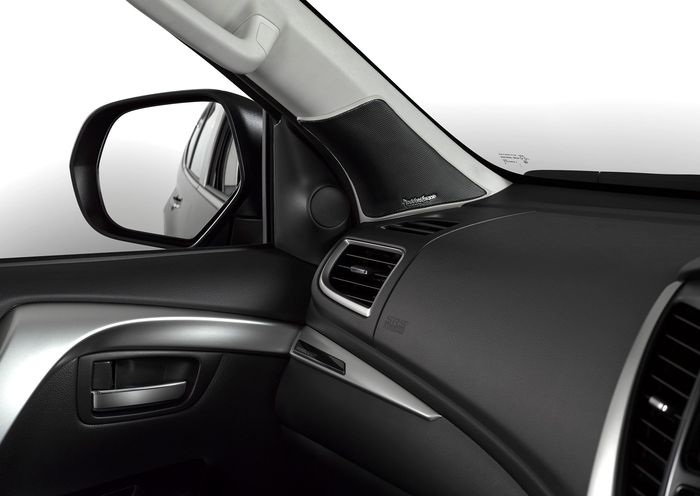 Twitter dan midrange speaker Mitsubishi Pajero Sport Dakar Rockford Fosgate 2021