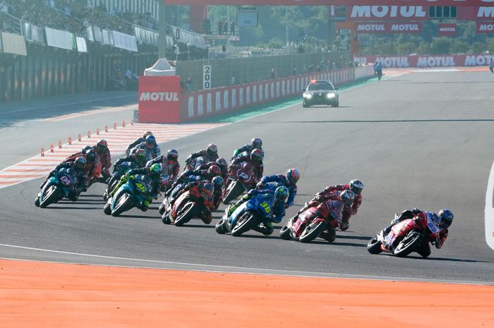 Tak hanya diperlukan nyali, namun juga perhitungan dan fisik yang kuat karena pembalap MotoGP 1.000 Kali  oper gigi saat balapan