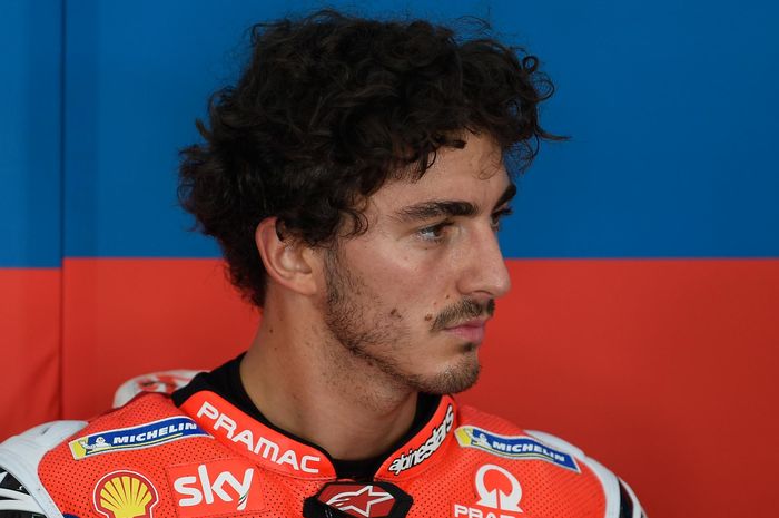 Francesco Bagnaia berhasil mengalahkan sang mentor, Valentino Rossi, yang berada di posisi ke-10