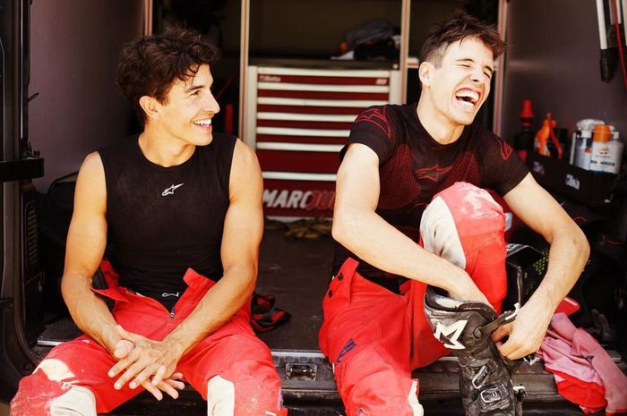 Marc Marquez (kiri) dan Alex Marquez (kanan).