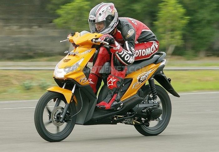 Honda BeAT Generasi 1