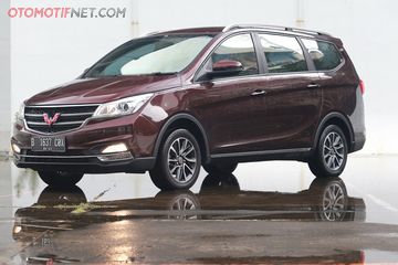 Wuling Cortez Jadi Kuda Hitam Kalahkan Innova Sabet Best Medium Mpv Gridoto Award 2019 Gridoto Com